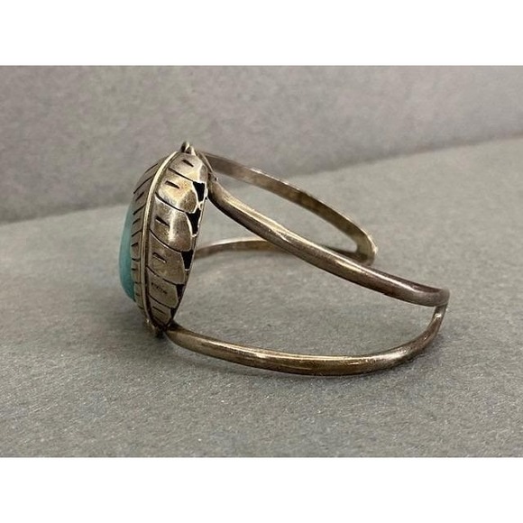 Vintage & Authentic Silver & Turquoise Bracelet Large 3/4" cabochon - Picture 5 of 11